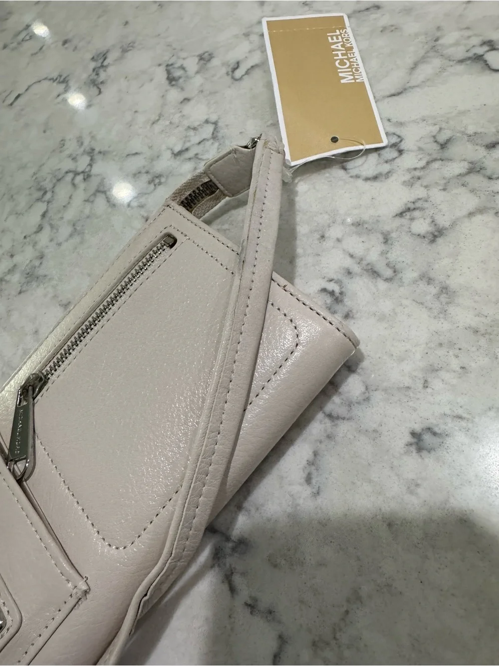 Vintage Michael Kors Jenna multifunction wristlet in vanilla leather NWT